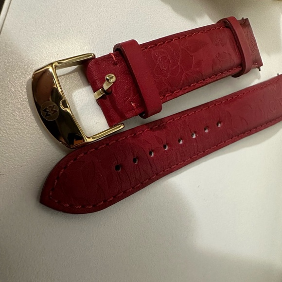 Michelle Deco watch in gold with 12 sparking diamond marks w extra wrist band - Picture 7 of 8